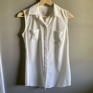 Merona Sleeveless Button Down Shirt